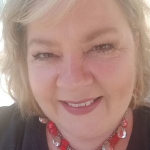 Meet your Posher, Paula